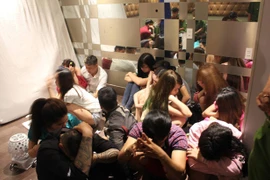 Một nhóm dân chơi tổ chức phê ma tuý ở chung cu bị kiểm tra phát hiện trước đó.