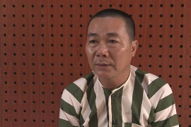 Hướng tại cơ quan công an.