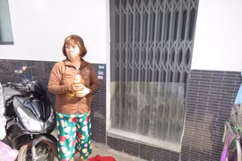 Khởi tố người vợ phóng hoả đốt chồng do ghen tuông khiến 2 người bị bỏng ở Sài Gòn