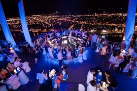 Tạm đóng của rạp chiếu phim, quán bar, tiệm massage…ở Sài Gòn tới hết tháng 3.