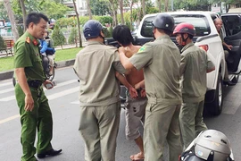 Công an bắt giữ 1 đối tượng tội phạm trước đó.