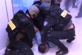 Công an tìm thấy ma tuý, bình shisha nơi chủ tịch công ty khống chế 2 con tin.