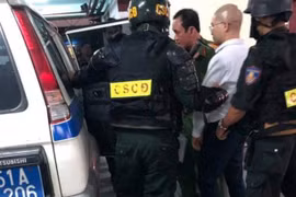 Công an xuyên đêm khám xét trụ sở Công ty Alibaba.