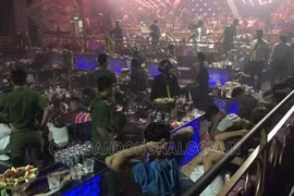 Đột kích quán bar, karaoke Romance phát hiện gần 100 “dân chơi” dương tính chất ma tuý