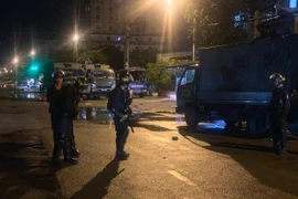 Công an xuyên đêm khám xét trụ sở Công ty Alibaba.