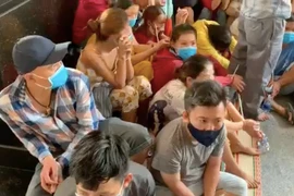 Các con bạc lúc bị bắt.