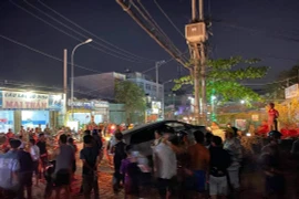 Trên xe người đàn ông tử vong do bị súng bắn xuyên tim ở Sài Gòn chứa thuốc lá lậu và dao tự chế.