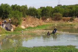 Lực lượng chức năng tại hiện trường.