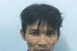 Bắt giam người cha hiếp dâm con gái 13 tuổi nhiều lần.