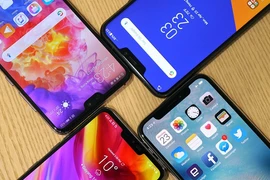 Lý do các hãng học Apple bỏ củ sạc và cổng tai nghe 3.5mm