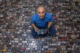 “Gia tài khổng lồ” của người đàn ông dùng 20 năm sưu tập điện thoại