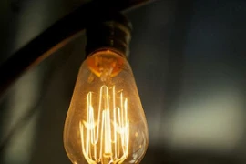 Bí ẩn bóng đèn sợi đốt lâu nhất thế giới, dùng từ năm 1901 đến giờ