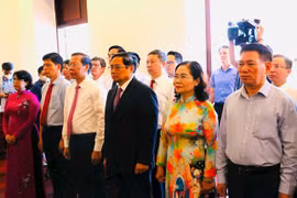 Thủ tướng Phạm Minh Chính dâng hương tưởng niệm 111 năm Ngày Bác Hồ ra đi tìm đường cứu nước