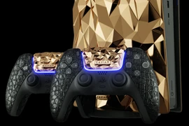 Ngắm máy PlayStation 5 phủ 4,5 kg vàng, tay cầm bọc da cá sấu