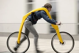 Xe đạp cho người đi bộ và những phát minh "siêu" ngốc nghếch