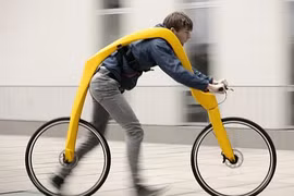 Xe đạp cho người đi bộ và những phát minh "siêu" ngốc nghếch