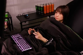 Chăn dành cho game thủ độc lạ, vô cùng ấm áp lúc... chinh chiến