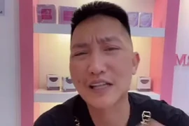 Bênh Hiền Hồ, Huấn Hoa Hồng bị "ném đá" không tiếc tay