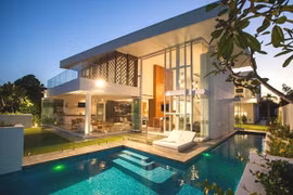 Chi đậm xây biệt thự hiện đại có bể bơi ấn tượng vạn người mê