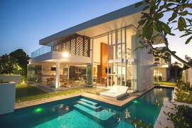 Chi đậm xây biệt thự hiện đại có bể bơi ấn tượng vạn người mê