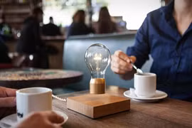 Phát minh mới: Thùng rác phát wifi, thiết bị giảm tiếng ồn nhà vệ sinh