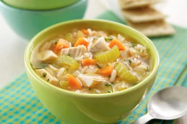 Ăn cơm chan canh gây hại cho sức khỏe như thế nào? 