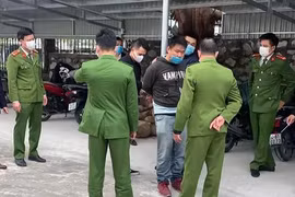 Hô 'trong người có 2 quả bom', nam thanh niên cướp ngân hàng Vietcombank