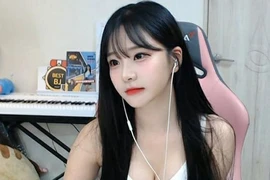 Nữ streamer Hàn Quốc chia sẻ kinh nghiệm với Fan khi... đi bar