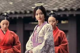 Mỹ nhân đẹp ngang Điêu Thuyền khiến 3 cha con Tào Tháo xiêu lòng