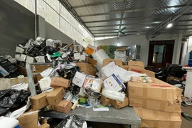 9X Hà Nội điều hành kho hàng lậu với hàng vạn sản phẩm