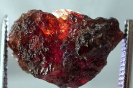 Những loại đá quý "ăn đứt" kim cương, không dễ kiếm được 