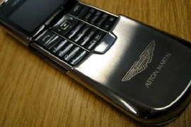 Smartphone của những “ông lớn” xe hơi xịn xò như thế nào?