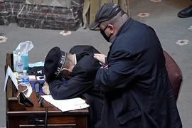 Đại cử tri Washington bật khóc sau khi bỏ phiếu cho ông Biden