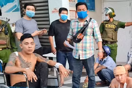 Khởi tố 6 người trong nhóm chém nhau sau khi ăn cưới