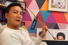 Bị bắn xuyên thủng, iPhone vẫn... hoạt động bình thường