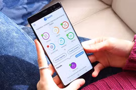 Tháo khay sim kiểm tra để tránh mua phải iPhone “lởm”