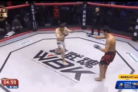 Video: Dùng chiêu bẩn, võ sĩ MMA đấm gục đối thủ chỉ trong 3 giây