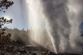 Khám phá mạch nước ngầm phun trào cao nhất thế giới