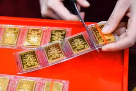 Giá vàng hôm nay 14/7: Lịch sử 20 năm có 1 lần, vàng lao dốc xuống đáy