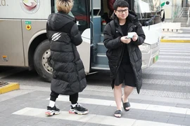 Fan Trung Quốc phát hoảng khi “Thần rừng” mặc quần đùi khi âm 6 độ