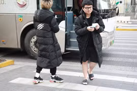 Fan Trung Quốc phát hoảng khi “Thần rừng” mặc quần đùi khi âm 6 độ