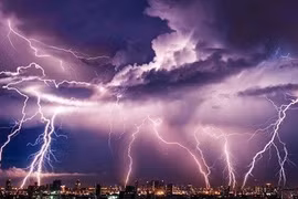 Hiện tượng dông nhiệt trở thành nỗi ác mộng của người Việt Nam