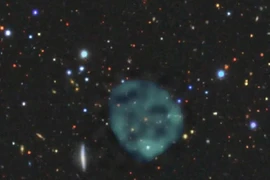 Phát hiện loạt vòng tròn bí ẩn liên tục xuất hiện ngoài vũ trụ 