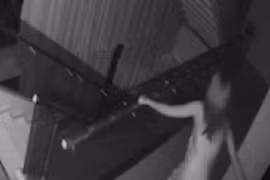 Nữ hoàng nội y Ngọc Trinh hốt hoảng khi phát hiện trộm đột nhập