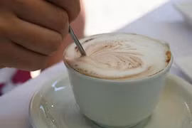 Nữ nhân viên cho thuốc an thần vào cà phê của đồng nghiệp 