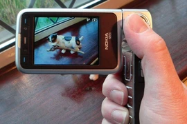 Trước khi iPhone xuất hiện điện thoại đã từng thú vị như thế nào?