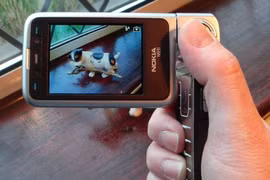 Trước khi iPhone xuất hiện điện thoại đã từng thú vị như thế nào?