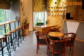 Bạn trẻ thử nghiệm cafe phong cách xứ sương mù, ngắm phố cổ