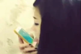 Giới trẻ Việt rộ phong trào chơi Flappy Bird bằng... lưỡi