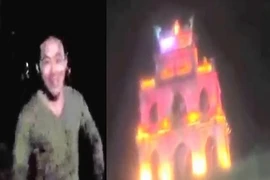 Nam thanh niên bơi ra Tháp Rùa lúc nửa đêm